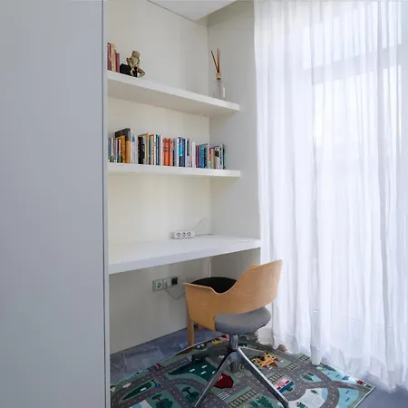 Ocean House דירה